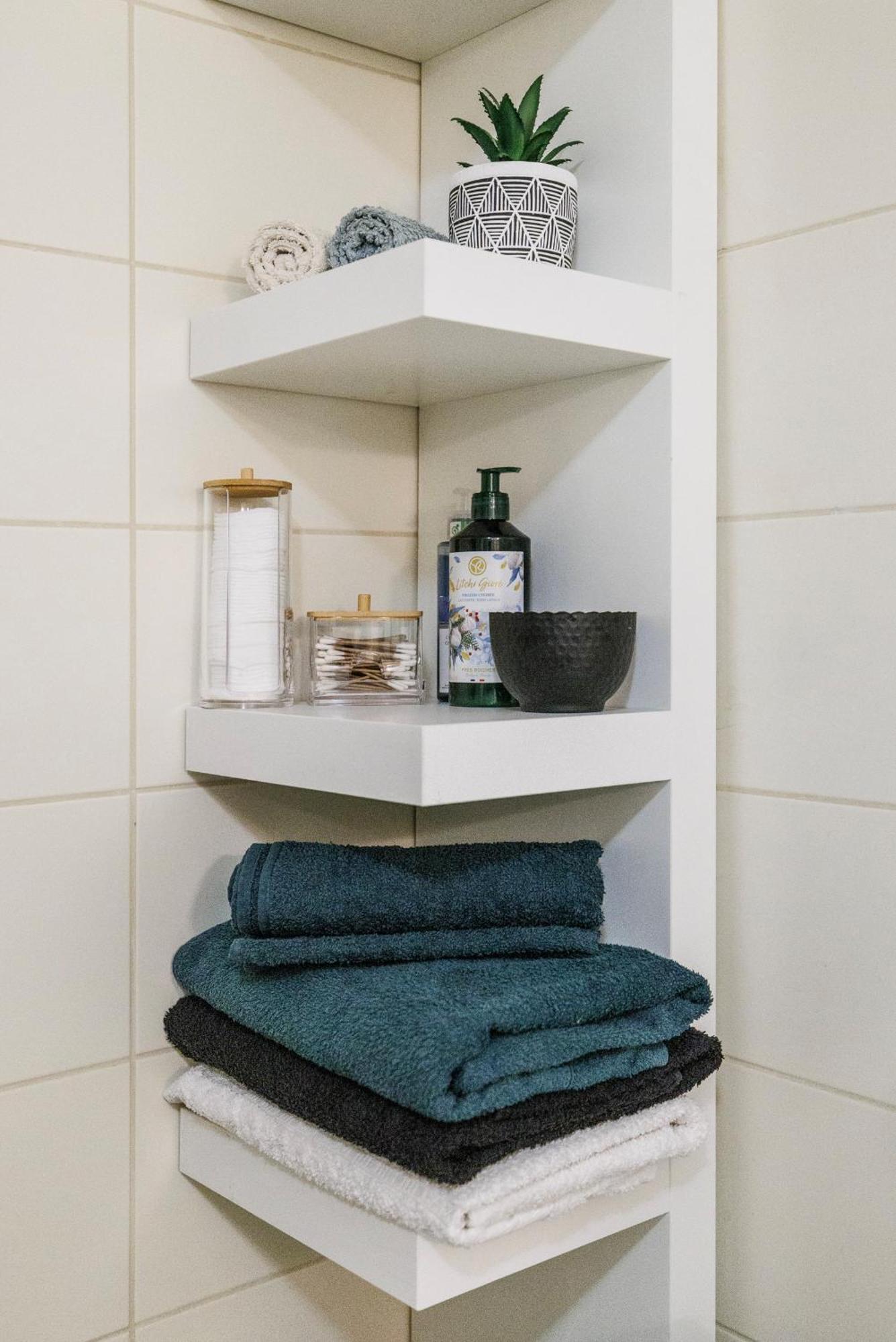 Spacious Flat & Parking Possibility, 3 Stops To Wenceslav Square Praga Esterno foto