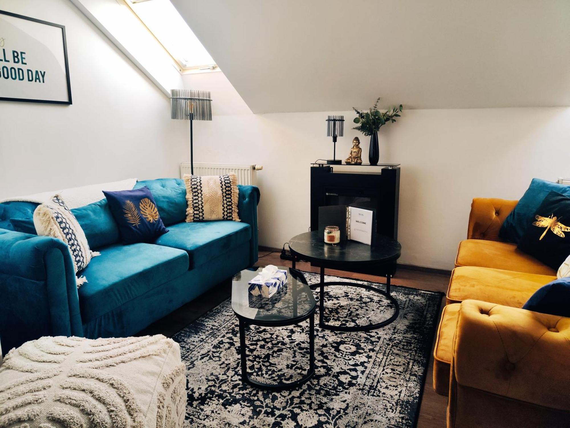 Spacious Flat & Parking Possibility, 3 Stops To Wenceslav Square Praga Esterno foto