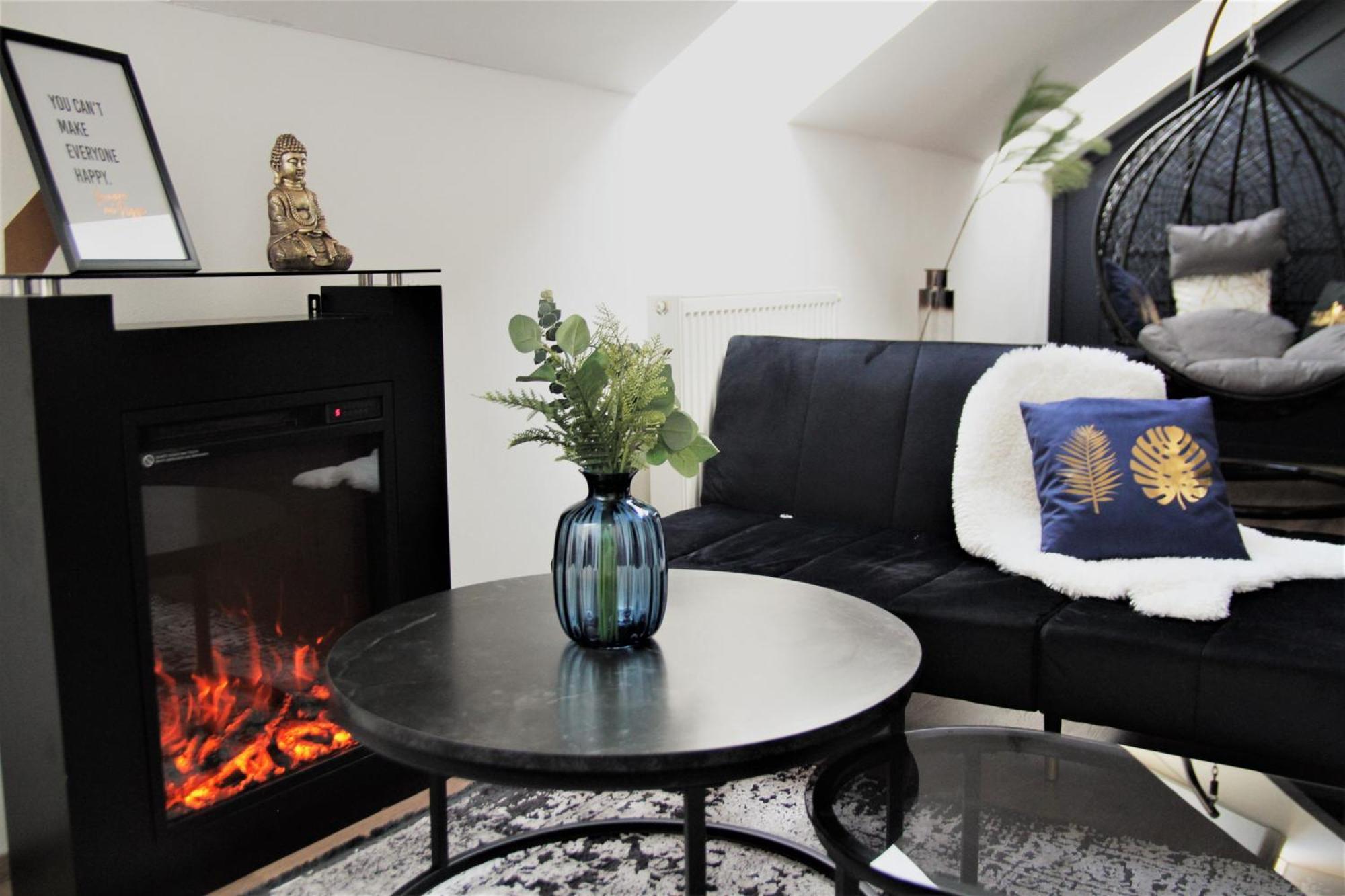 Spacious Flat & Parking Possibility, 3 Stops To Wenceslav Square Praga Esterno foto